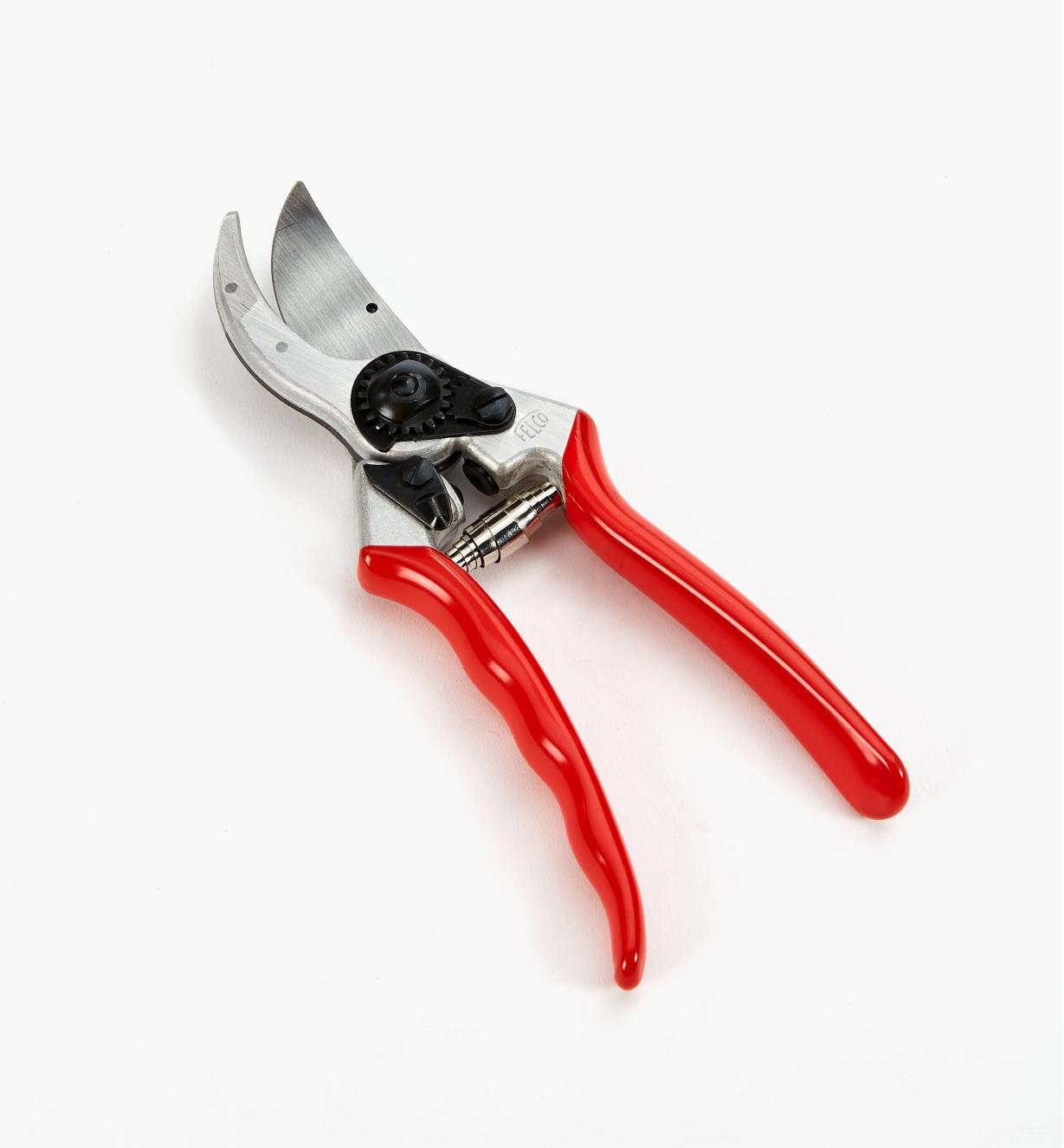 Felco #2 Standard Hand Pruners - 0.98