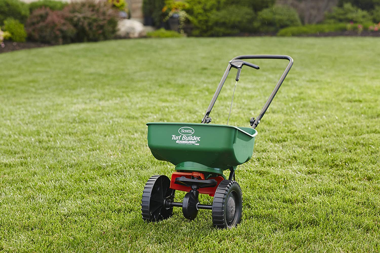 Scotts Turf Builder Edgeguard Mini Spreader - 5000sq ft