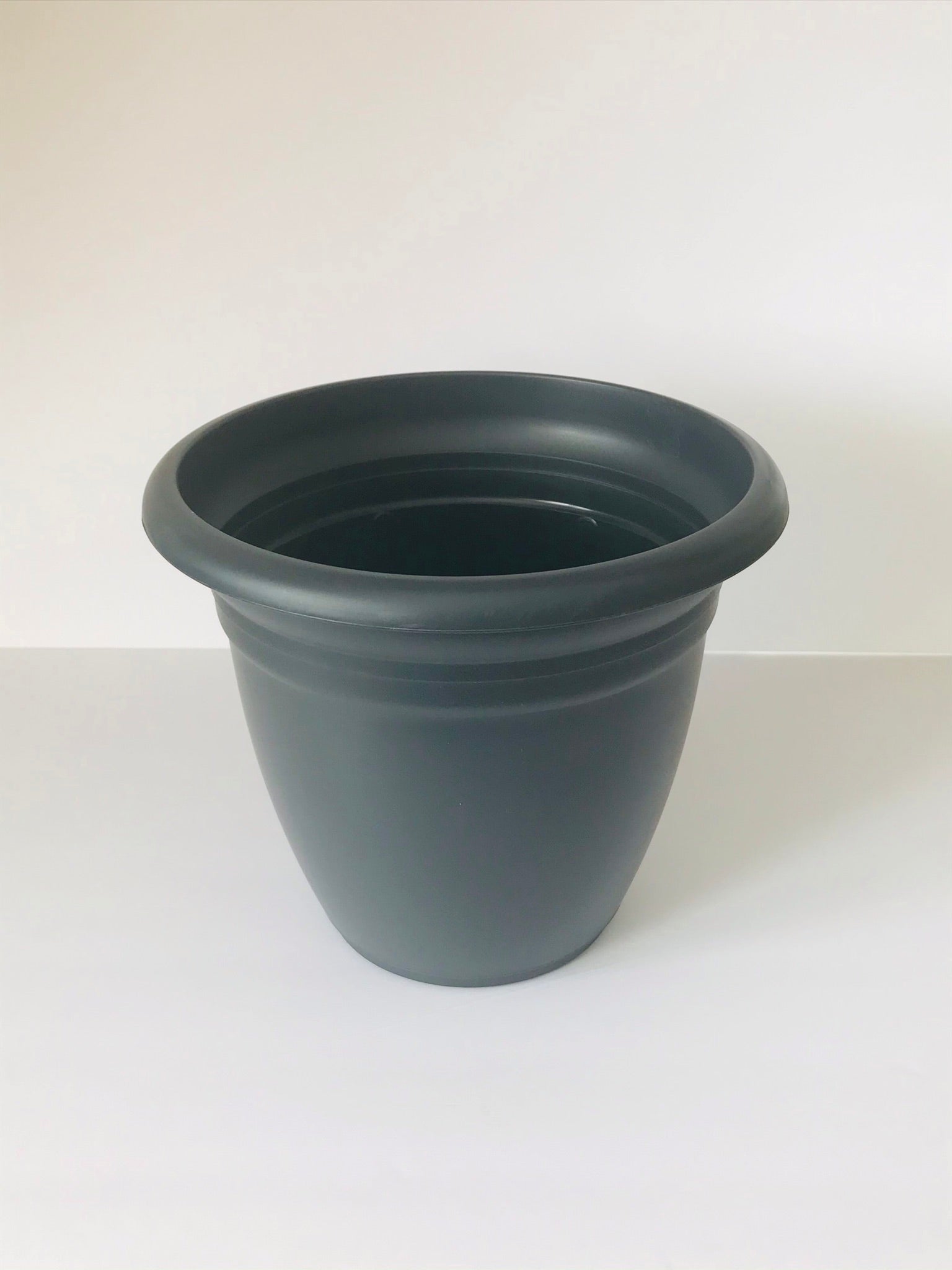 8" Charcoal Gray Pot & Saucer