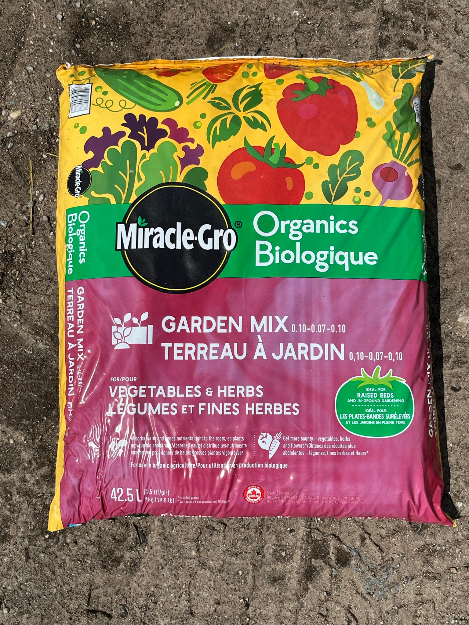 Miracle Gro Organic Vegetable & Herbs Soil - 42.5-L